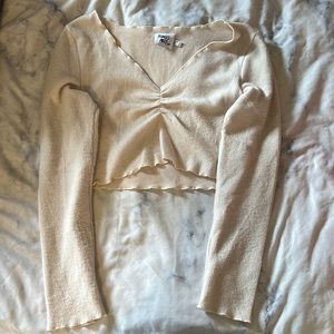 Polyester/cotton cropped long sleeve!